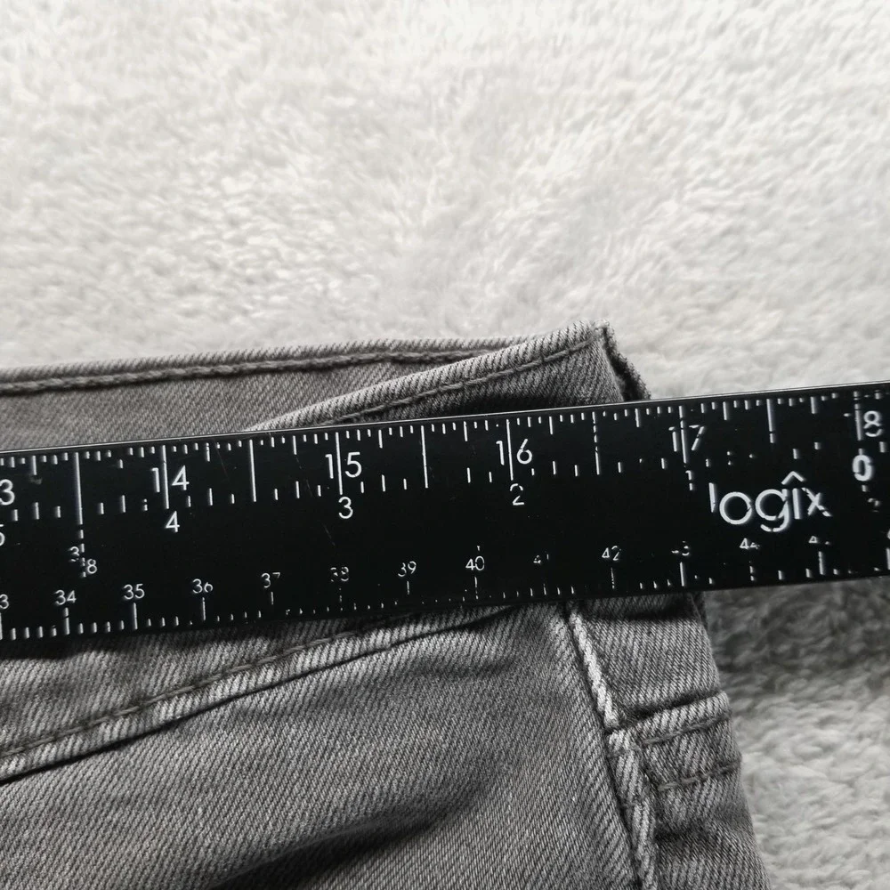 Levis before purchasing